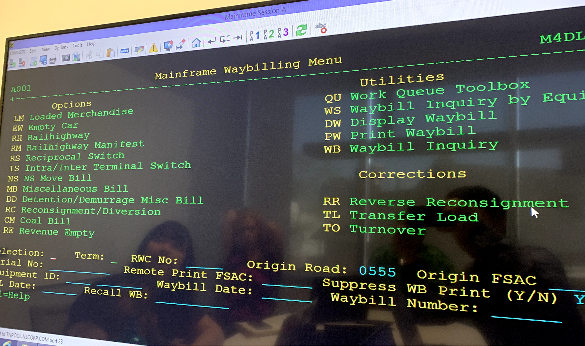 Legacy terminal interface showing route and commodity fields
